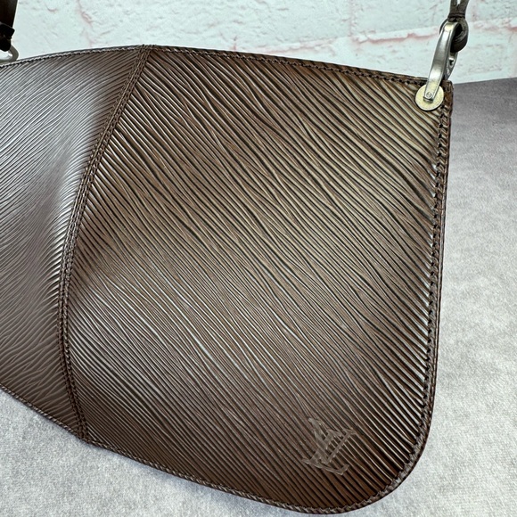 Louis Vuitton Epi Leather Demi Lune Pochette Shoulder Bag Brown - Picture 4 of 14